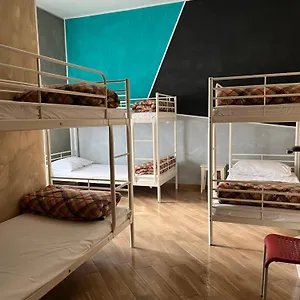 Hostel Gloria, Mediolan