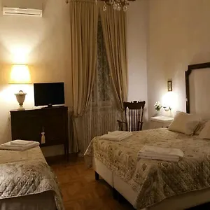 Alojamento de Acomodação e Pequeno-almoço D'epoca Siena